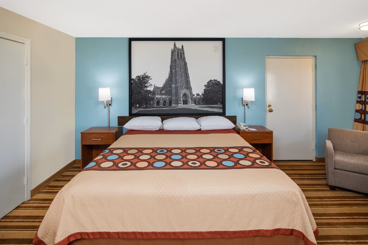 1 King Bed, Mobility Accessible Room, Non-Smoking